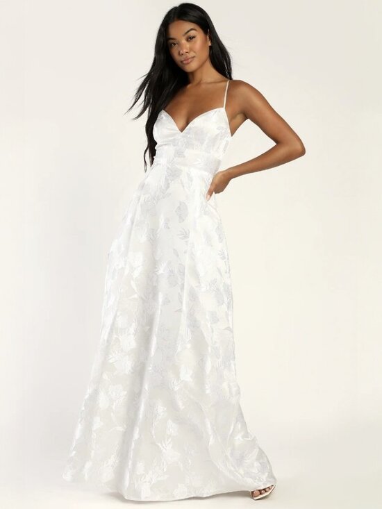 Lulus Dresses & Skirts - NWT With Passion White Floral Print Jacquard Sleeveless Maxi Dress (size S)